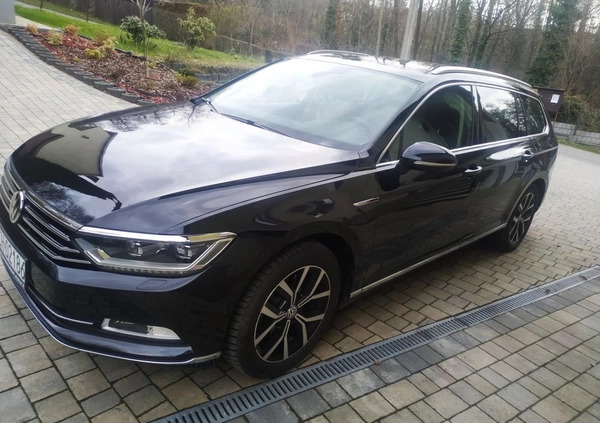 Volkswagen Passat cena 61900 przebieg: 285862, rok produkcji 2016 z Niepołomice małe 326